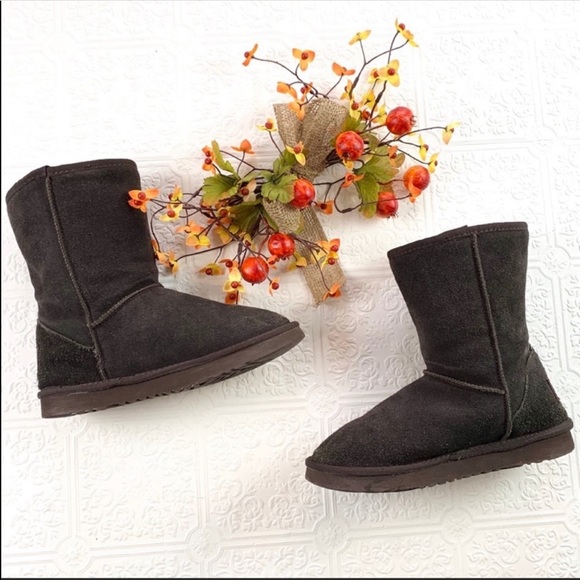 Ugg Classic Short Suede Boots Chocolate SZ 7 - Picture 3 of 6